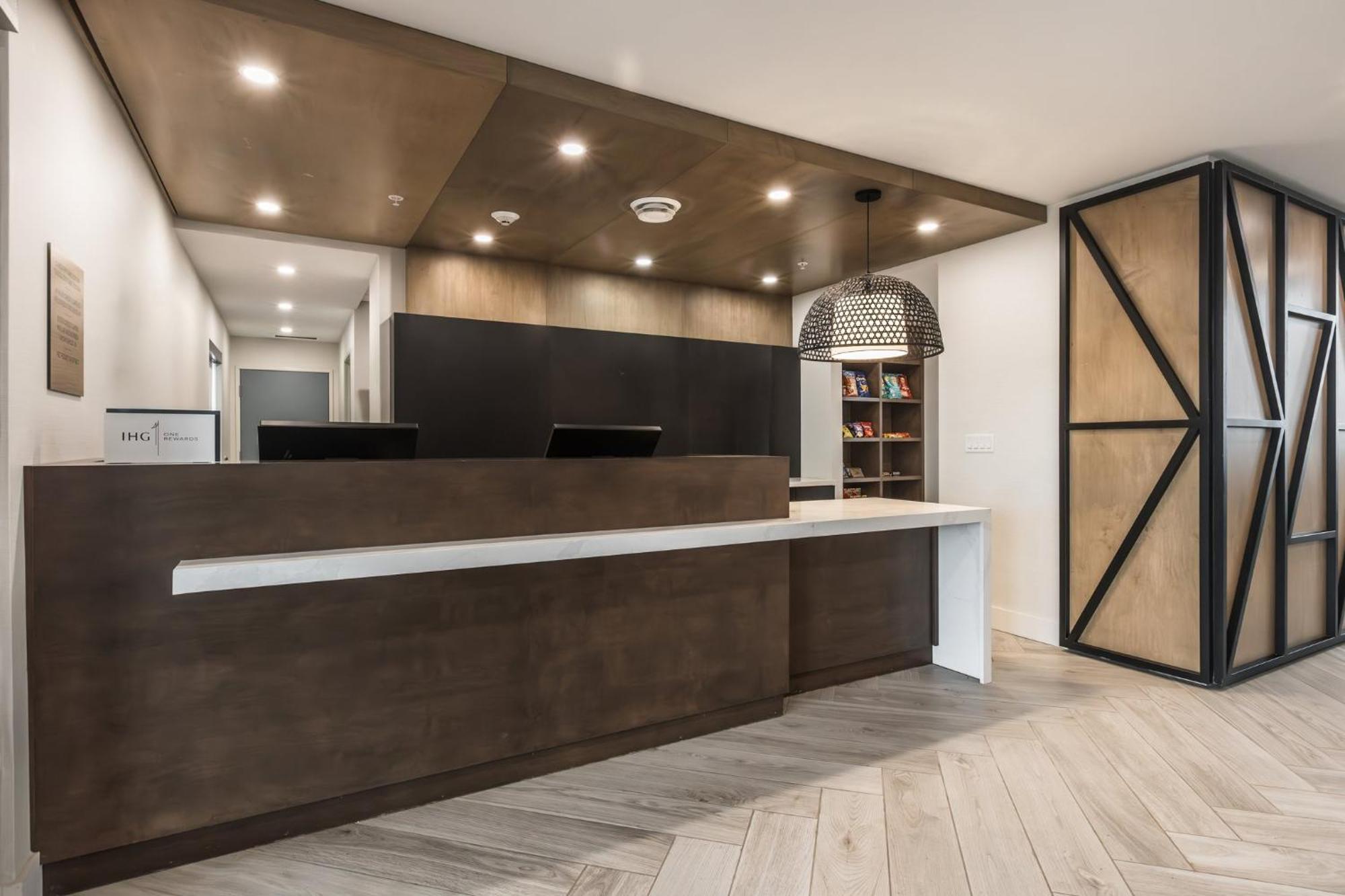Staybridge Suites - Dawson Creek By Ihg Екстер'єр фото