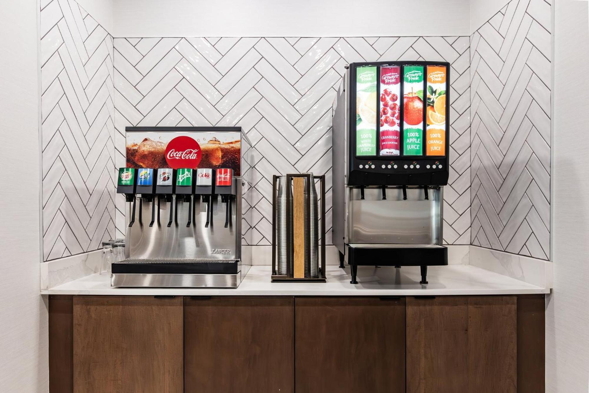 Staybridge Suites - Dawson Creek By Ihg Екстер'єр фото